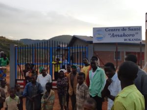 Accensione interruttori all'ospedale di Bukanda